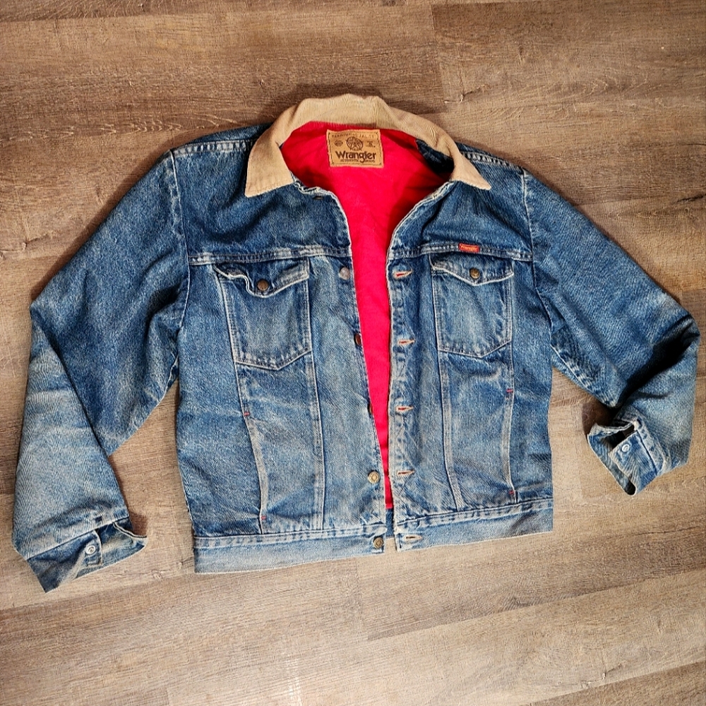 Denim Wrangler Men's Jacket, Authentic Size Medium, In Good Used Condition